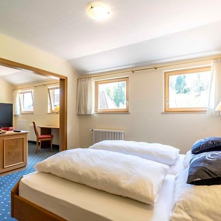 Waldhotel Fehrenbach Хинтерцартен Экстерьер фото