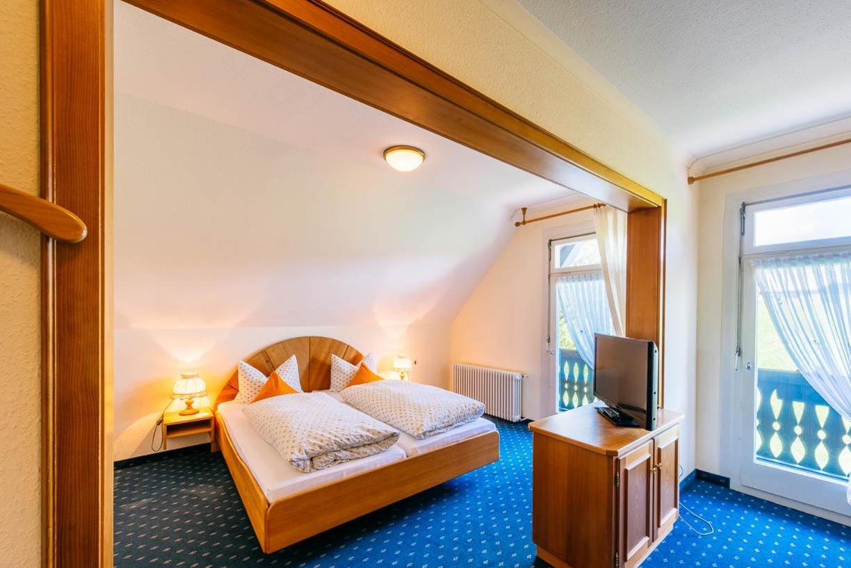 Waldhotel Fehrenbach Хинтерцартен Экстерьер фото