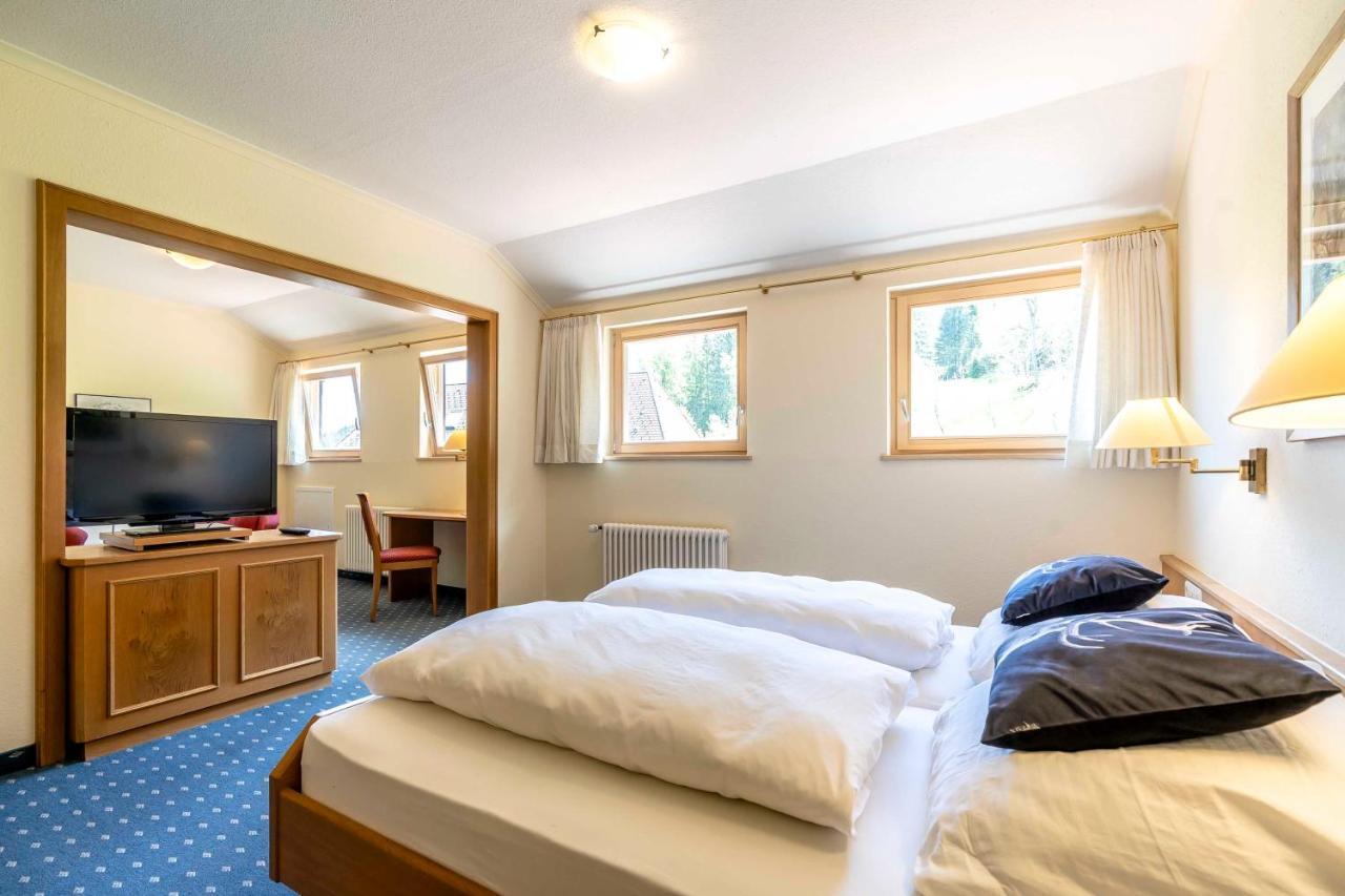 Waldhotel Fehrenbach Хинтерцартен Экстерьер фото